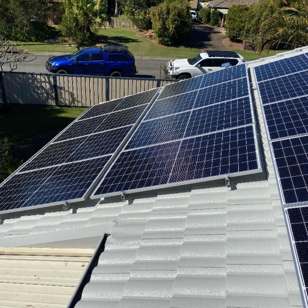 Solar power installation in Kuluin, Queensland